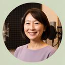 収録後に微笑む佐藤直子さんのプロフィール写真